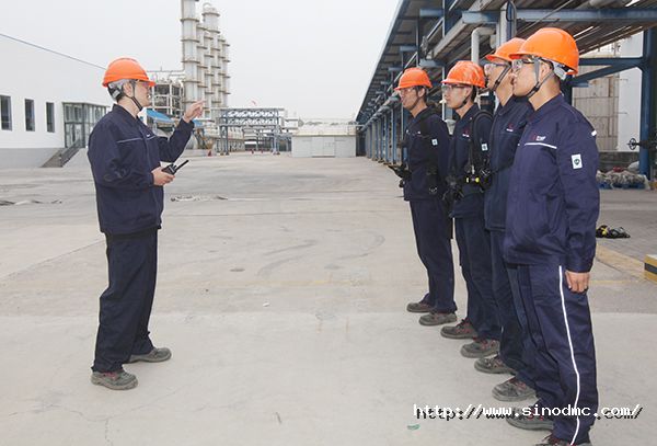 新材料公司對(duì)現場應急演練進行總結